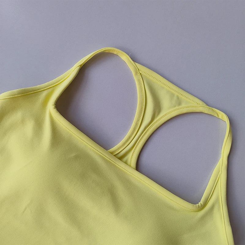 Seamless Yoga Tank Top – Built-in Bra & Open Back
